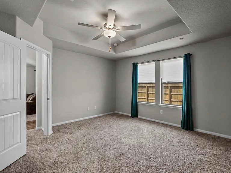 5339 Cj Walker Ln — Photo 10