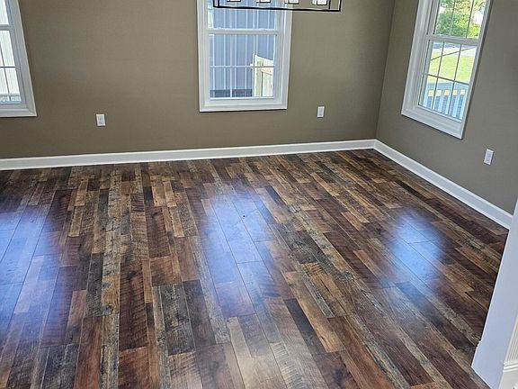 5th image of 1045 Woodland Ave