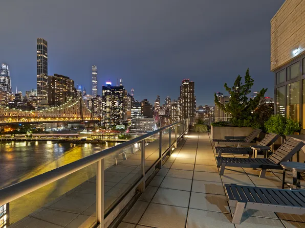 415 Main Street image 25 of 28