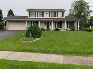 10 Cider Creek Ln, Rochester, NY 14616