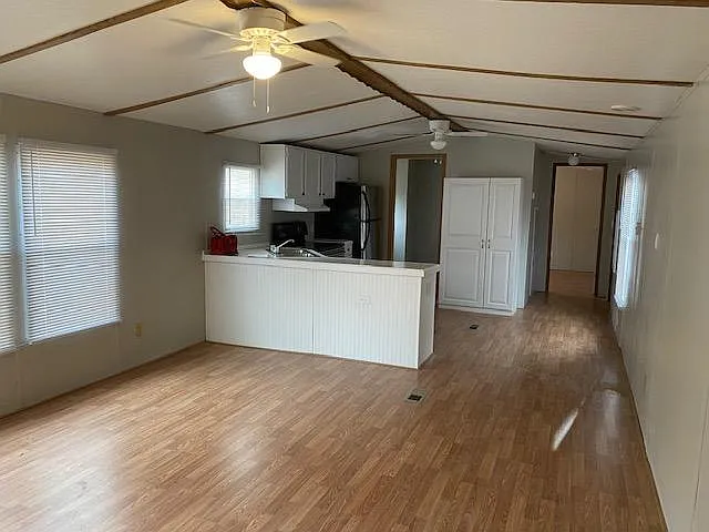 123 Crystal Ct — Photo 2
