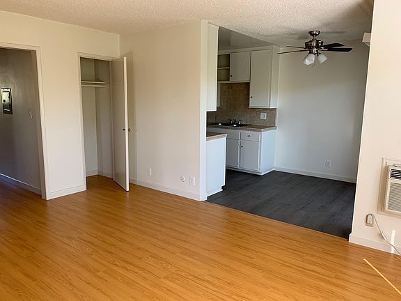 3rd image of 3719 Clarington Ave APT 10