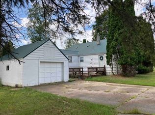 863 S M 18, Gladwin, MI 48624