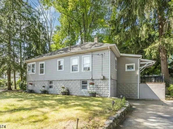 100 N Bertrand Rd, Mount Arlington Boro, NJ 07856