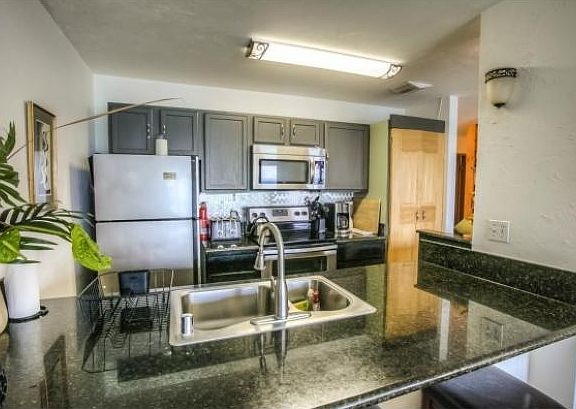 3rd image of 76-6268 Alii Dr APT 404D
