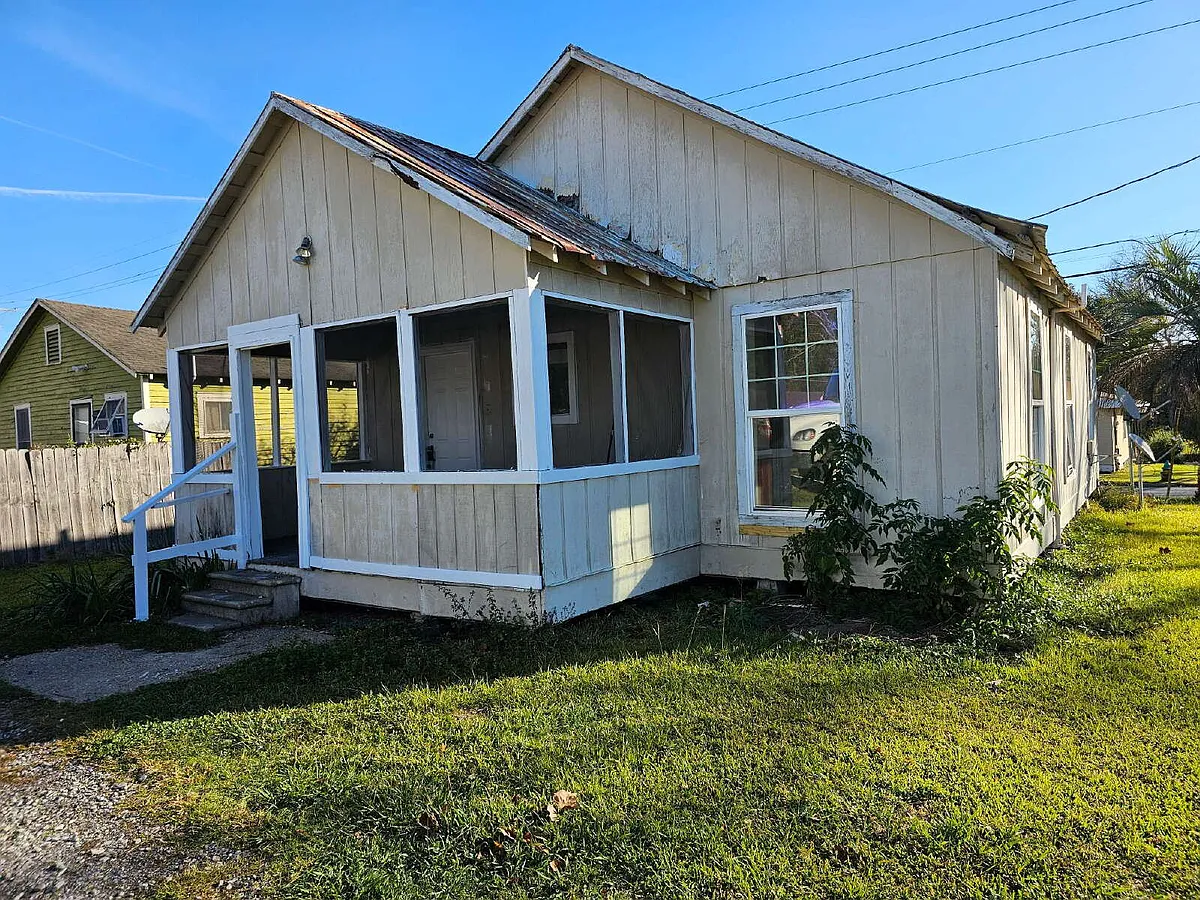 Building Photo - 1232 S Railroad Ave