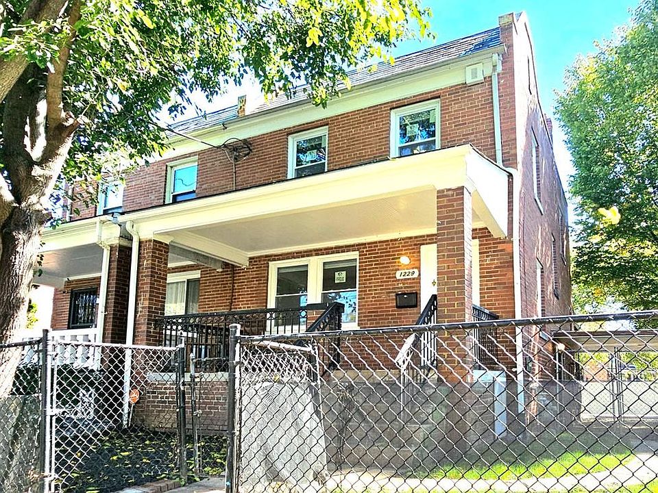 1st image of 1229 Savannah Pl SE
