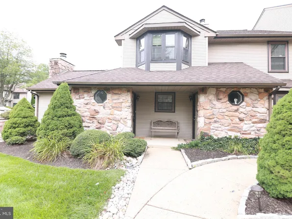451 Redbud Ct, Warrington, PA 18976