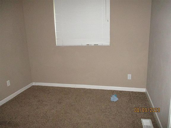 5th image of 689 Watersedge Dr
