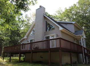 143 Heritage Dr, Lackawaxen, PA 18435