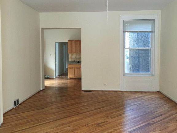 3rd image of 512 W Arlington Pl #1