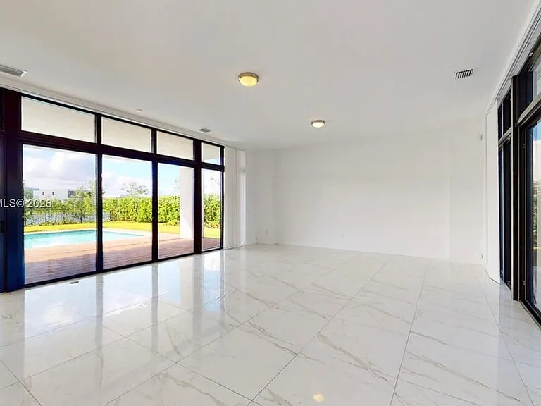 16580 Sunset Way — Photo 8