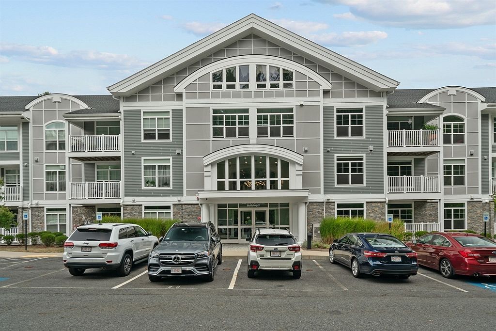 635 Old Post Rd #109