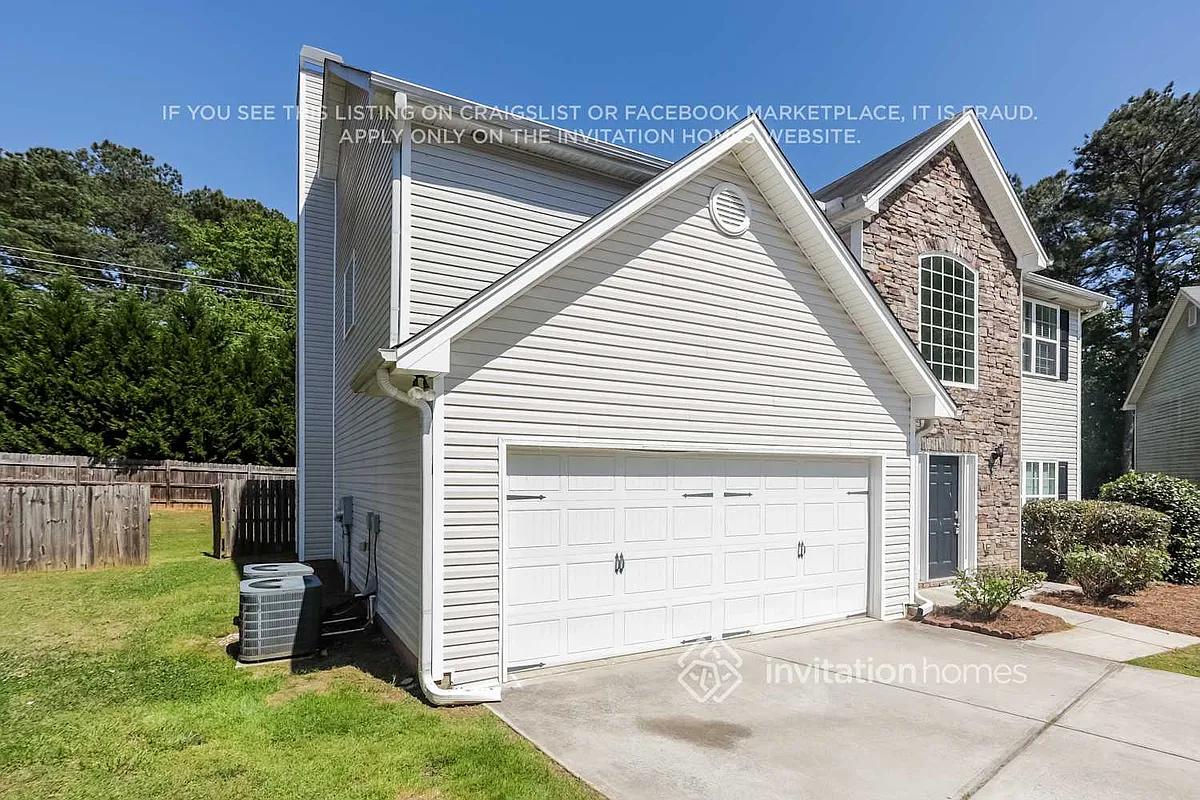 Building Photo - 925 Lakeside Ct