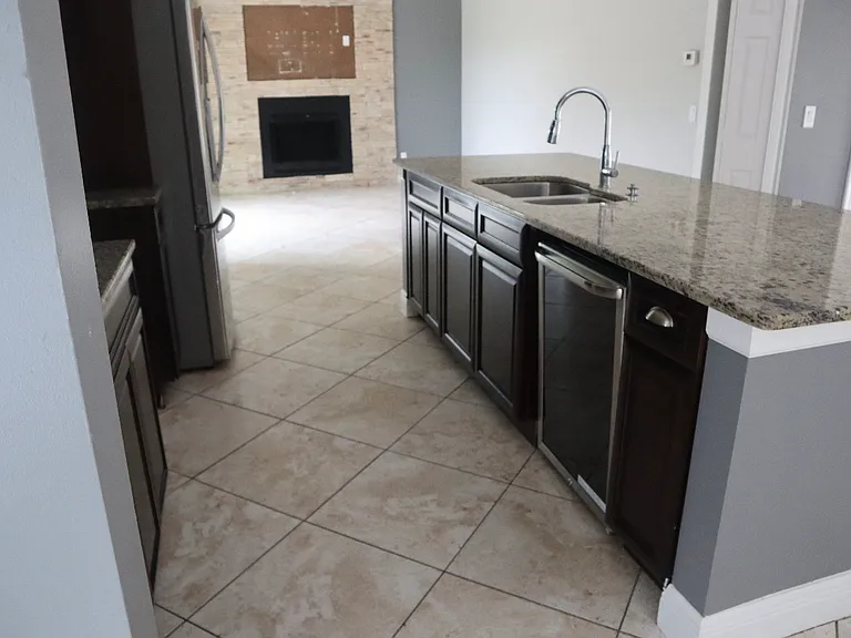 990 Windbrook Dr — Photo 5