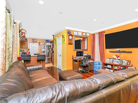 3rd image of 132 17 Ruby St