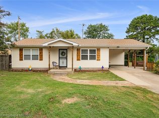 206 State Line Rd, Arkoma, OK 74901