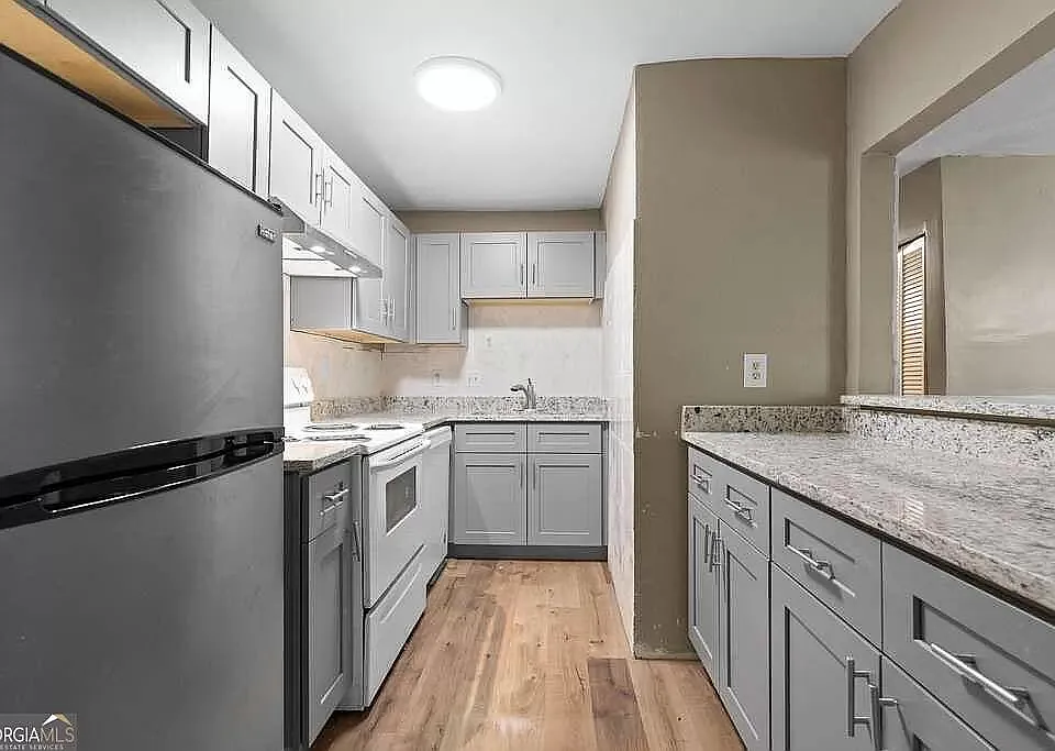 3605 Woodbriar Cir