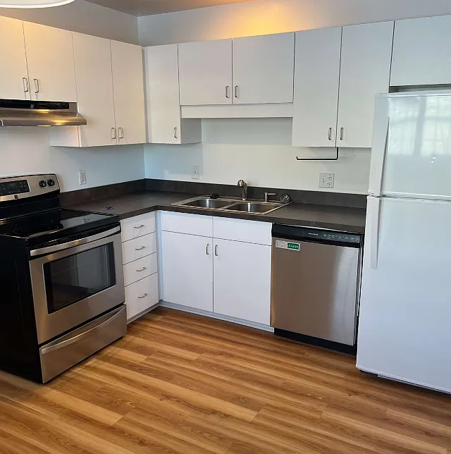 713 Cedar Dr - A — Photo 2