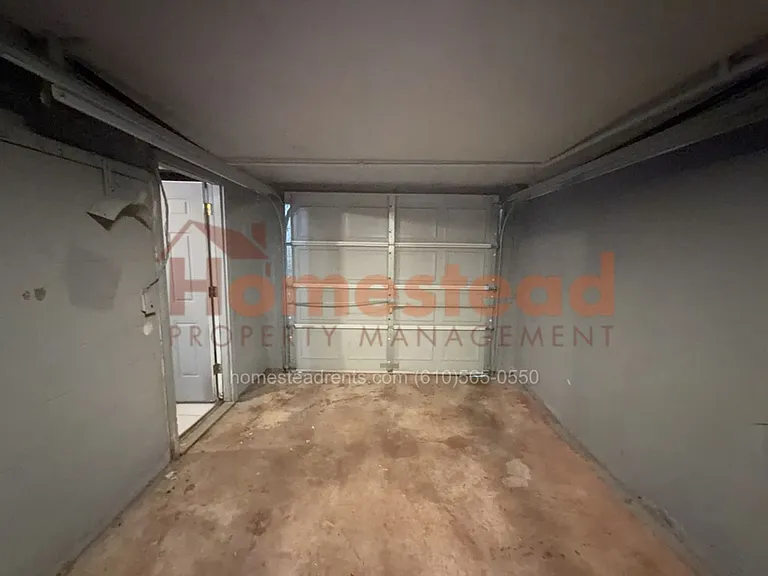 1340 Adair Rd — Photo 9