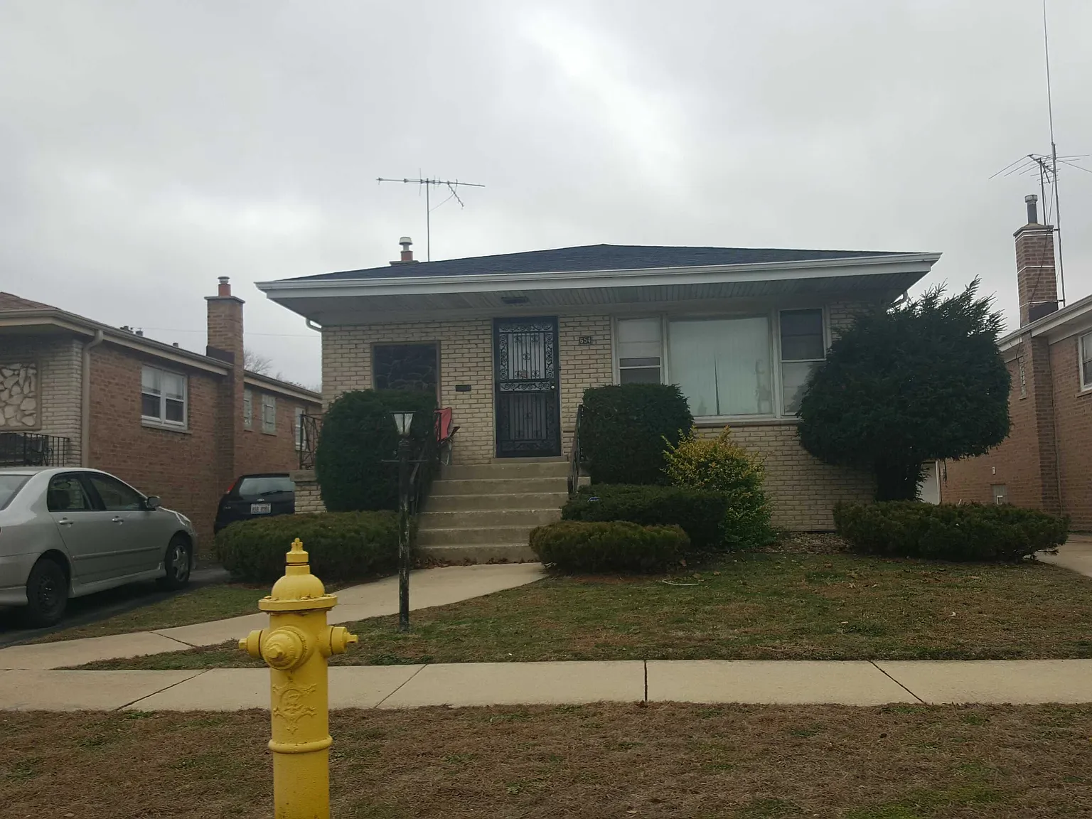 654 Hoxie Ave photo 1