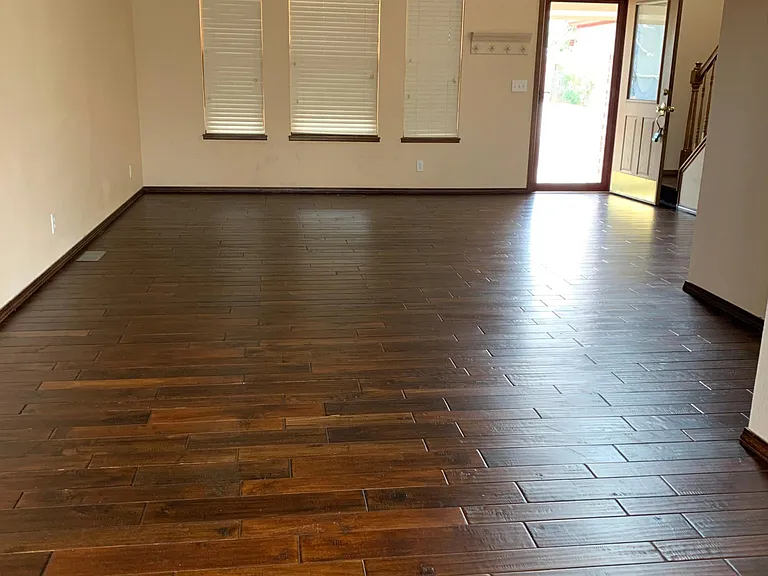 740 Maroonglen Ct — Photo 3