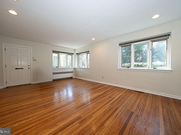 5th image of 1457 Manoa Rd