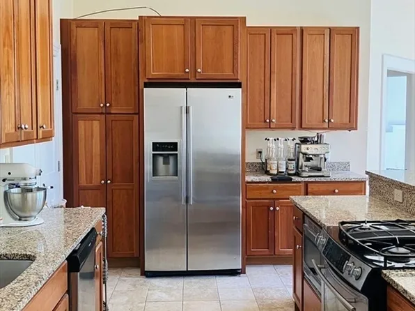 25 New South St APT 203, Northampton, MA 01060