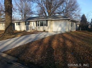 1601 Paradise Dr, Highland, IL 62249