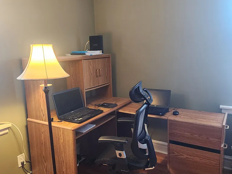 Desk with drawers to accommodate working remote