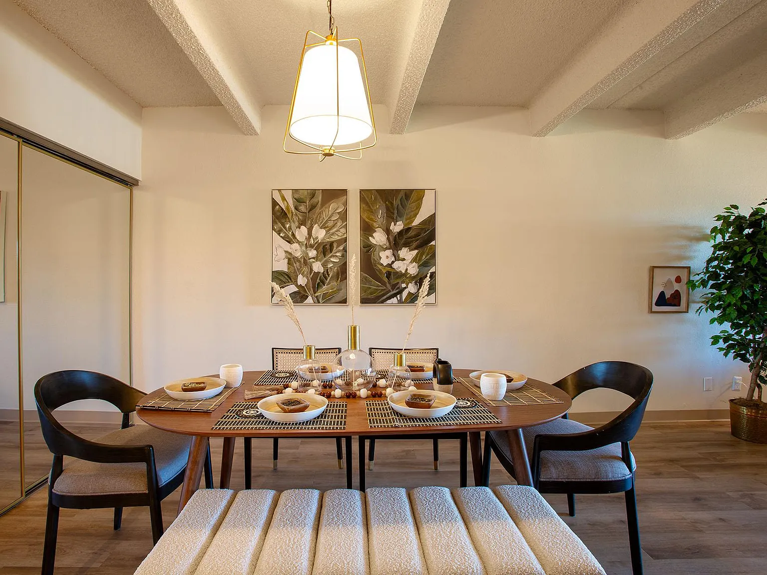 Los Altos Towers — Photo 3