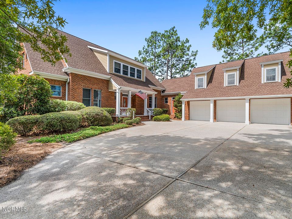 1st image of 3465 St James Drive SE