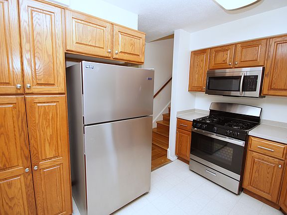 5th image of 2904 Greenway Dr