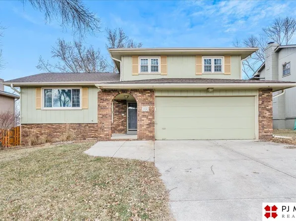 1410 Cherry Tree Ln, Papillion, NE 68133