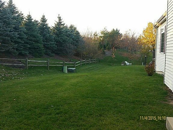 3rd image of 130 English Oak Ln