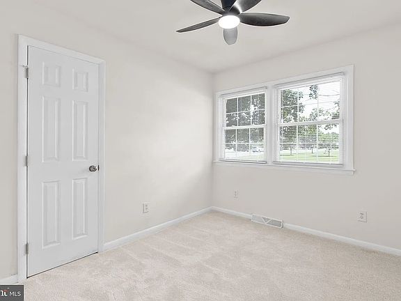 2nd image of 333 Santa Maria Ave