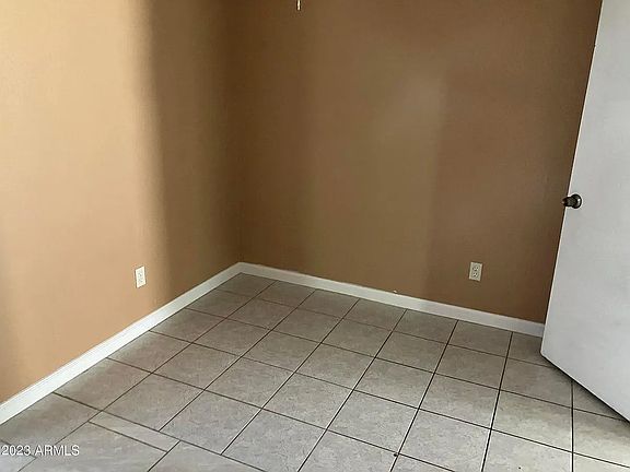 5th image of 1750 E Oak St APT 4