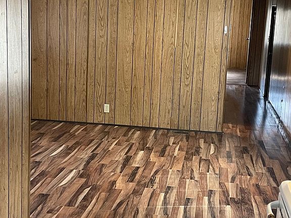 5th image of 64257 Lynn Ave