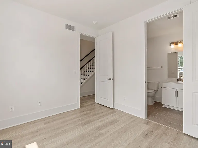 9207 Forkleaf Oak Dr — Photo 12