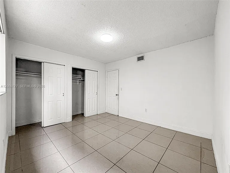 9103 SW 38th St #A — Photo 17