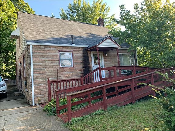 5th image of 1603 Esther Ave NE