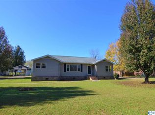 1124 Crestlake Dr, Southside, AL 35907