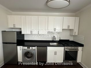 918 Green Bay Rd #3, Winnetka, IL 60093
