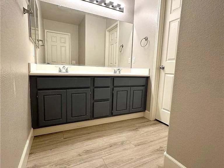 33878 Channel St — Photo 12