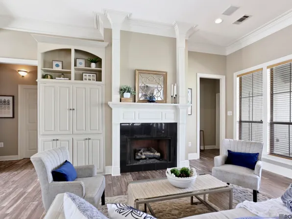 10731 Hill Pointe Ave, Baton Rouge, LA 70810