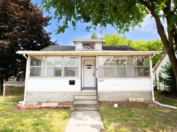 24300 Melrose Ave, Eastpointe, MI 48021