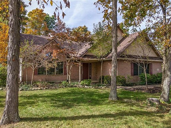 2nd image of 886 Brookwood Dr