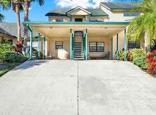 622 Yardarm Dr #11, Apollo Beach, FL 33572