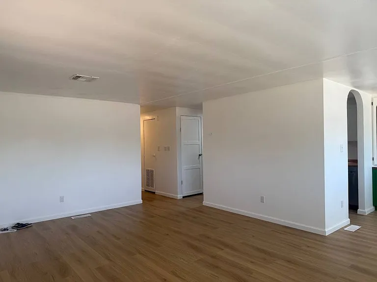 6820 N Blue Blvd — Photo 3