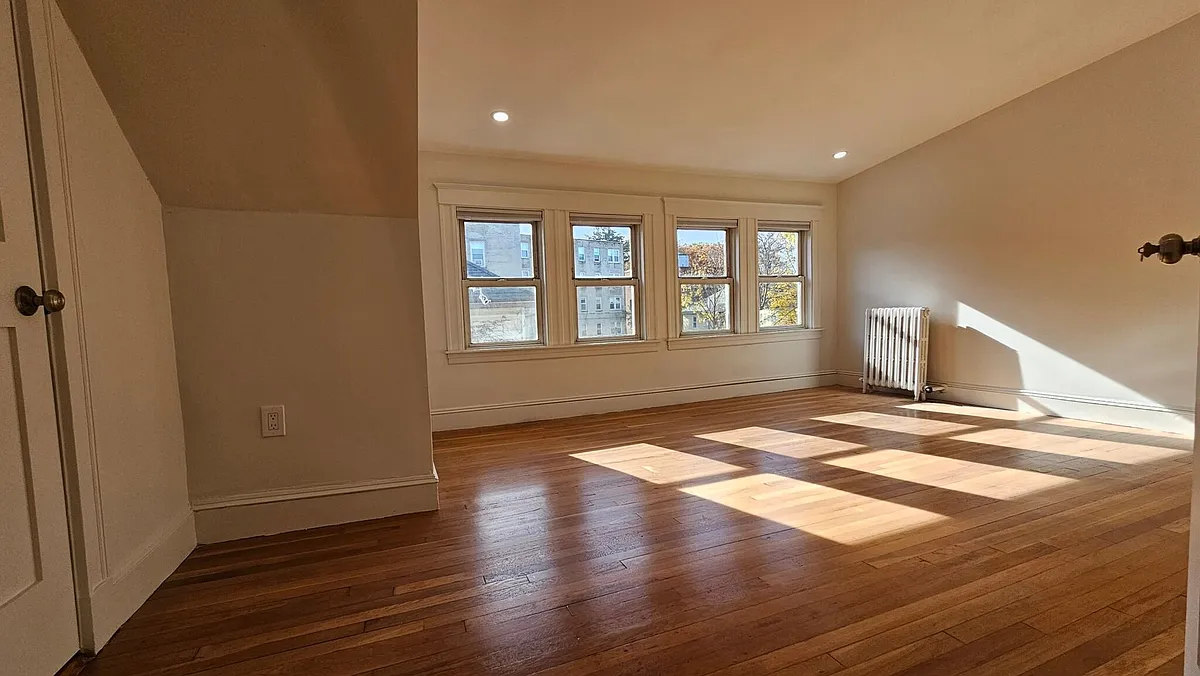 Building Photo - 16 Gerald Rd #1B